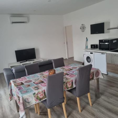 Appartement séjour , cure Cransac au 1er étage 2 nuits minimum Extérieur photo