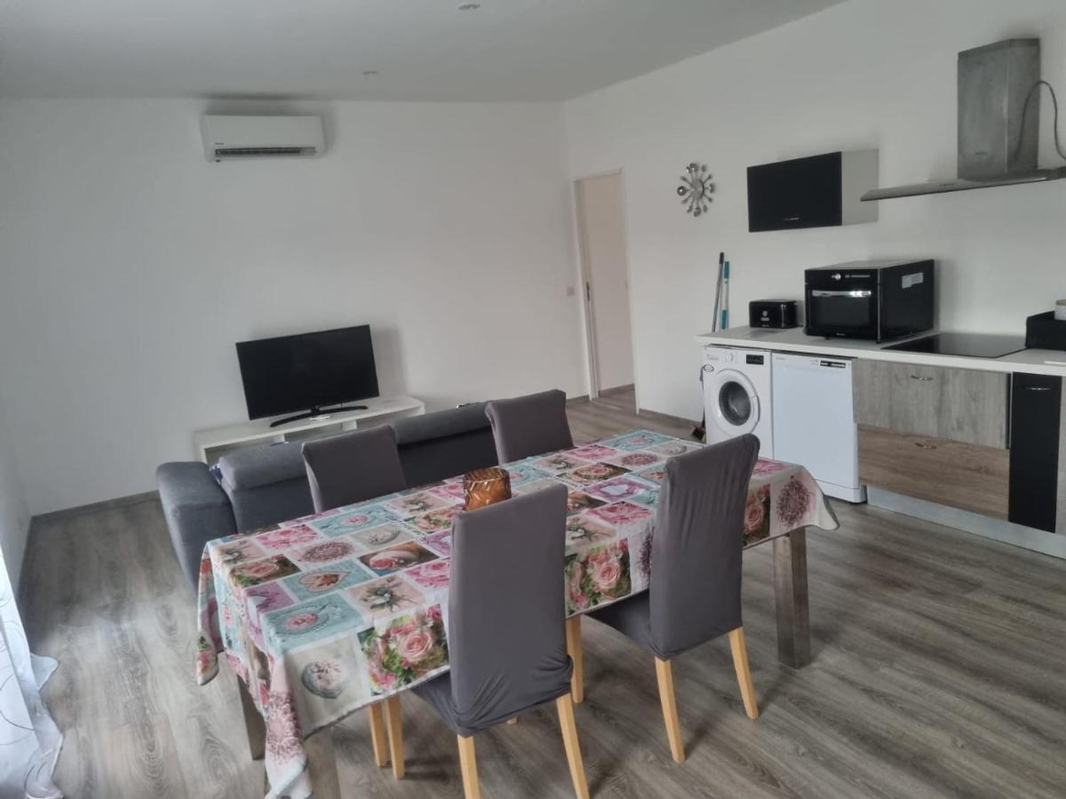 Appartement séjour , cure Cransac au 1er étage 2 nuits minimum Extérieur photo
