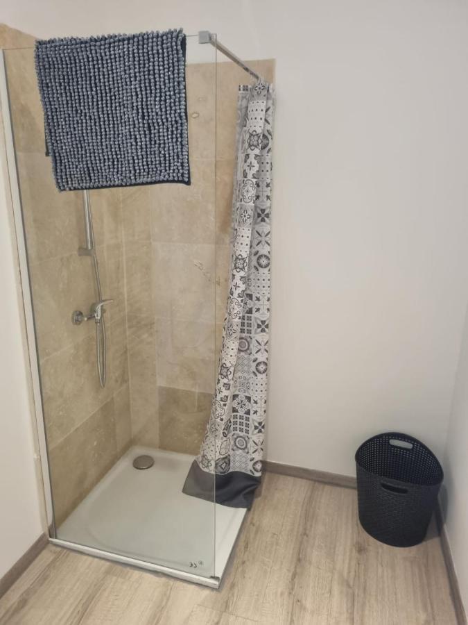 Appartement séjour , cure Cransac au 1er étage 2 nuits minimum Extérieur photo