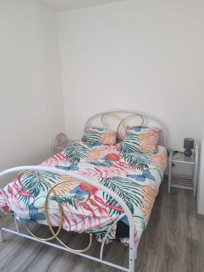 Appartement séjour , cure Cransac au 1er étage 2 nuits minimum Extérieur photo